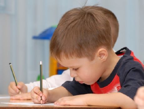 Kuidas õpetada lapsi kirjutama, on probleem paljudele noortele vanematele